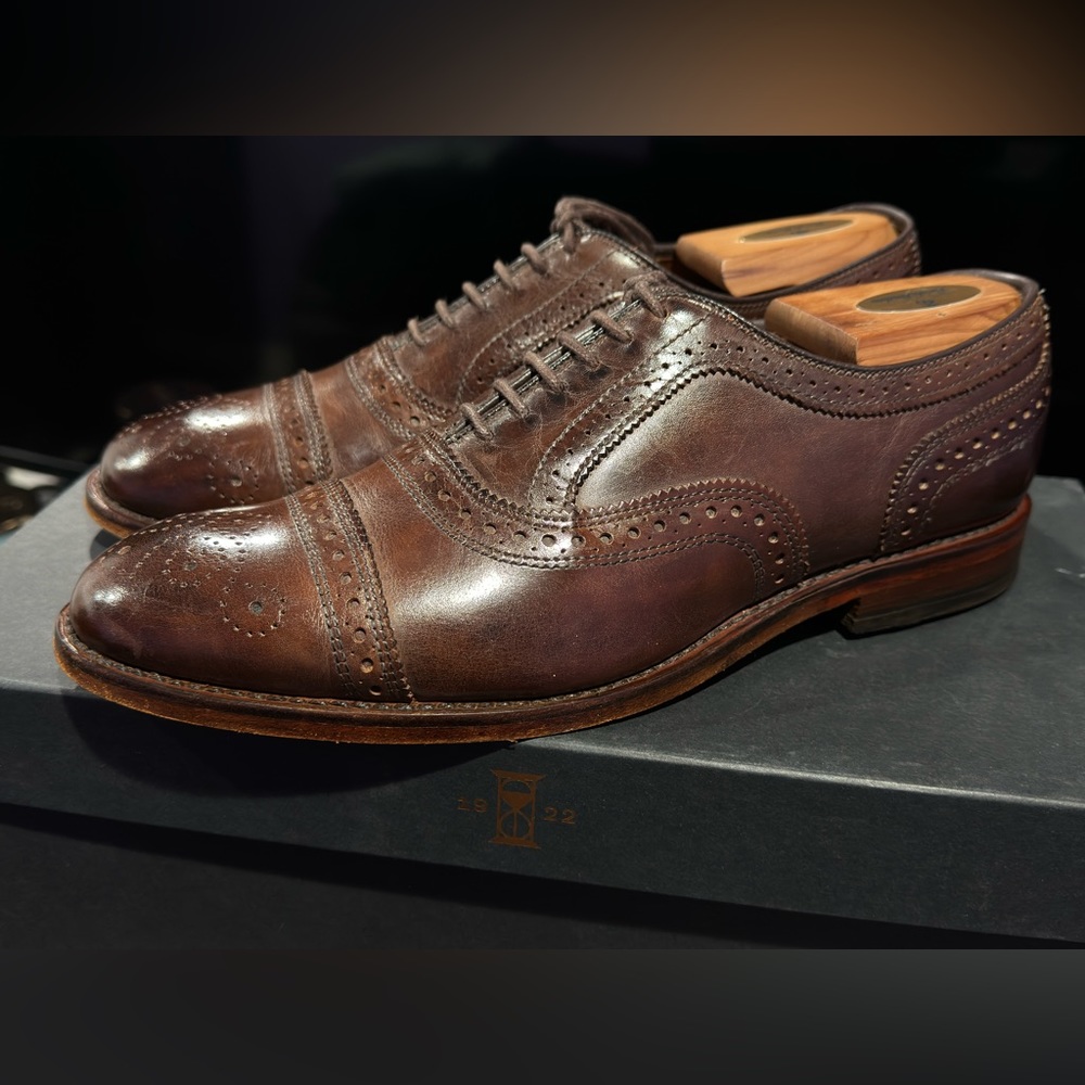 Allen Edmonds strand size 9C.
